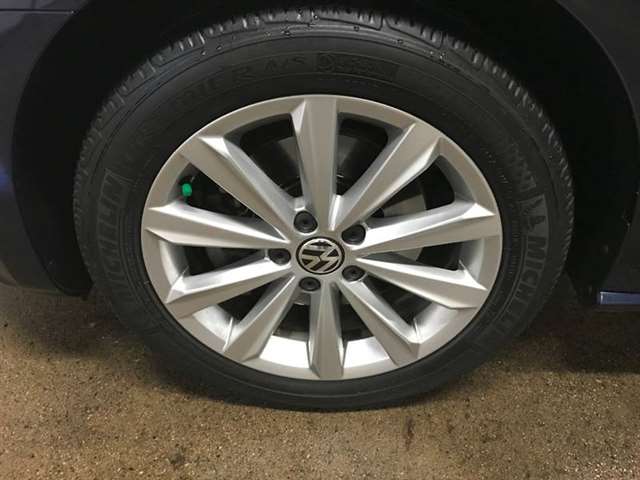 Volkswagen Passat 2012 photo 7